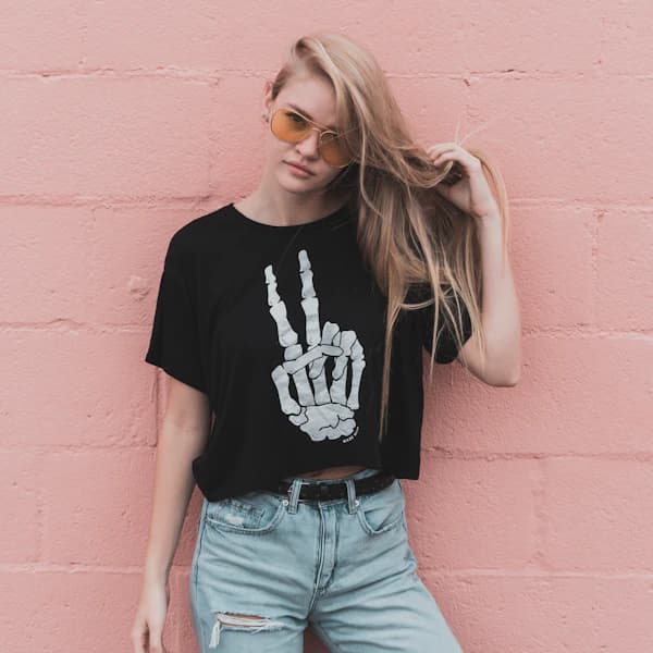 @aisha_frames: Ask questions. Wear the answer.